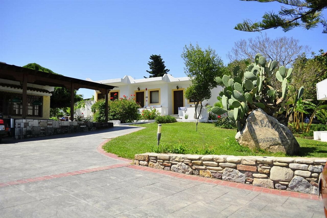 Фото Ampavris Family Apartments