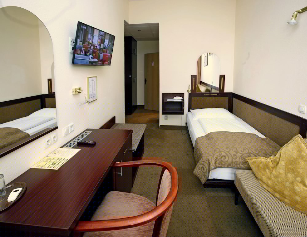 Фото Continental Hotel-Pension