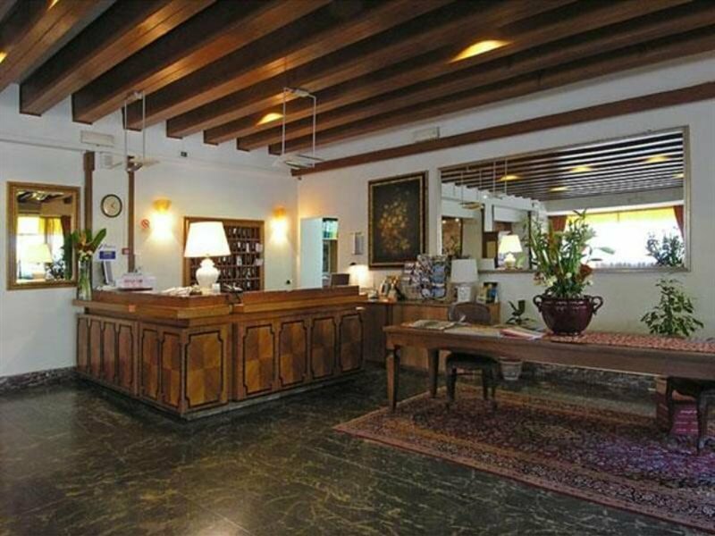 Фото Pinewood Hotel Rome