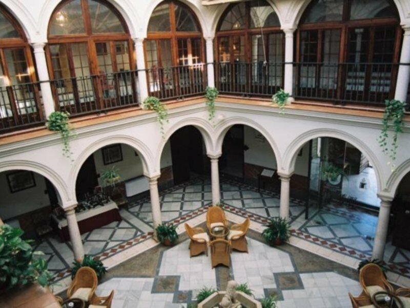 Фото отеля 2