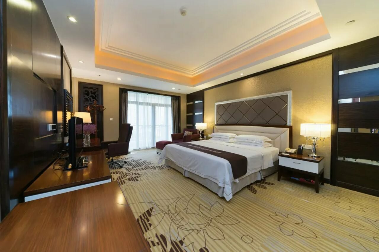 Фото Country Garden Phoenix Hotel Lechang