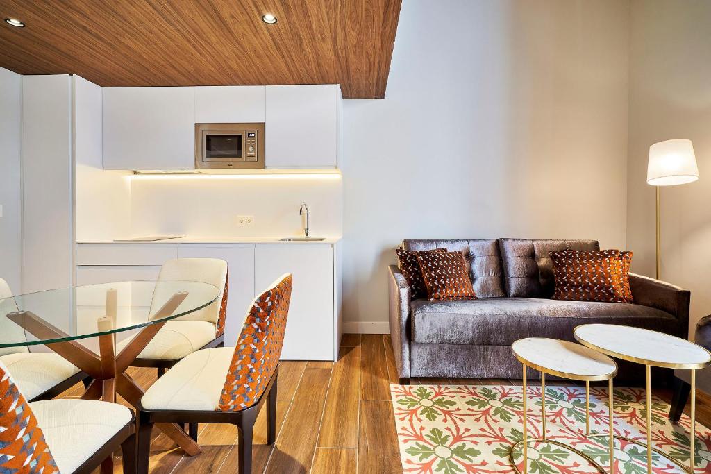 Фото Tandem Torres De Cádiz Suites