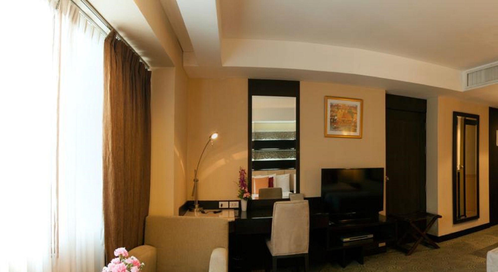 Фото Grace Hotel Bangkok