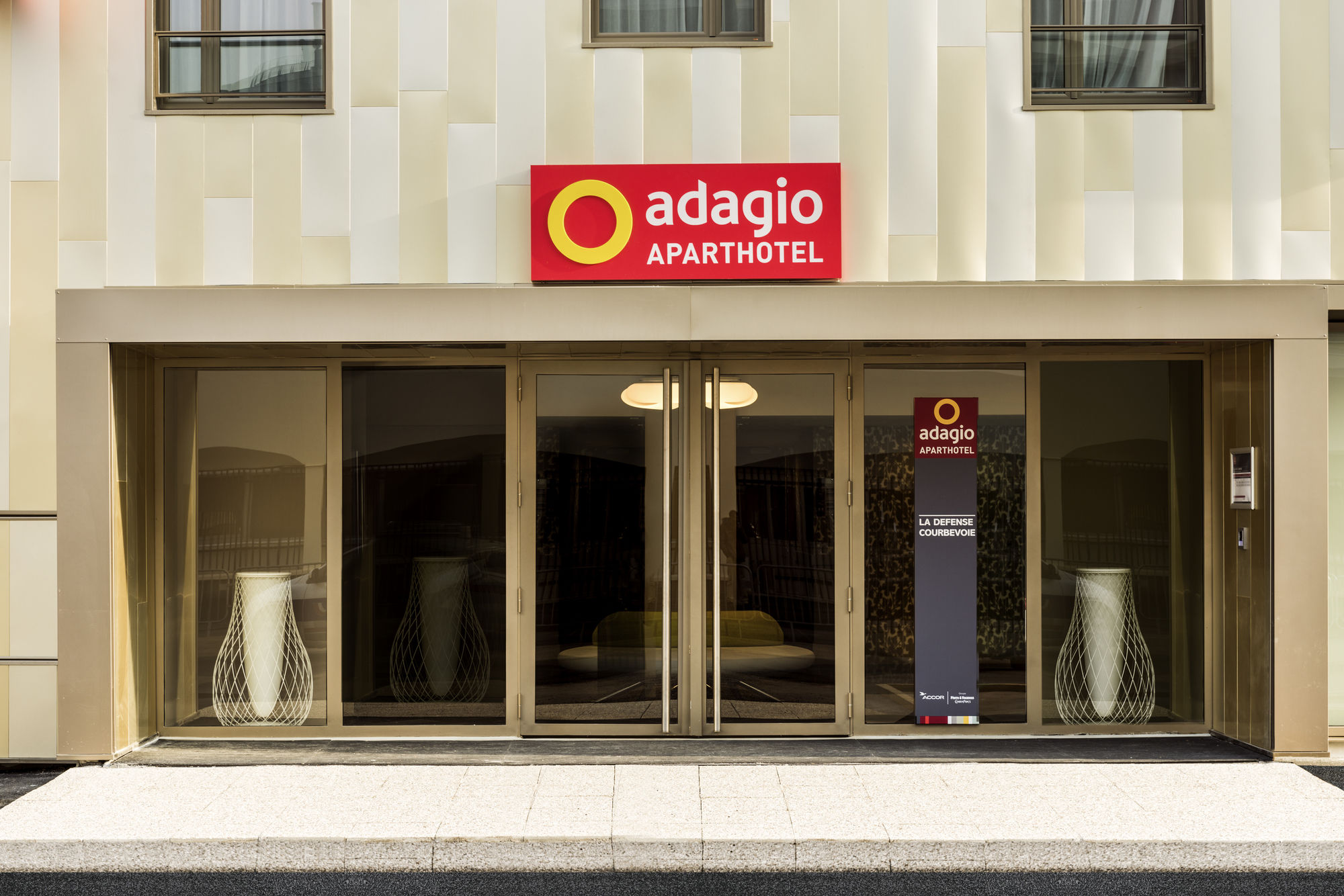 Фото Aparthotel Adagio la Défense Courbevoie