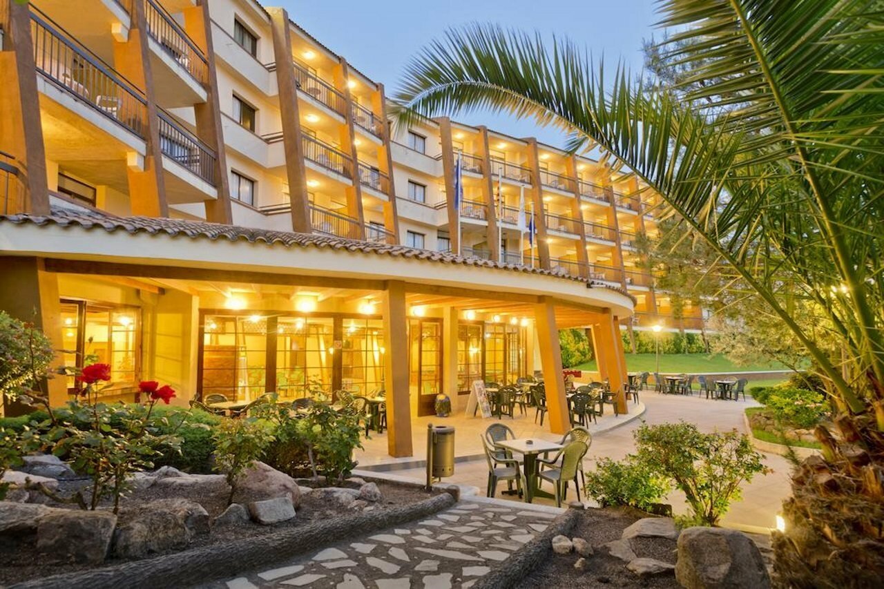 Фото Aparthotel GHT Tossa Park