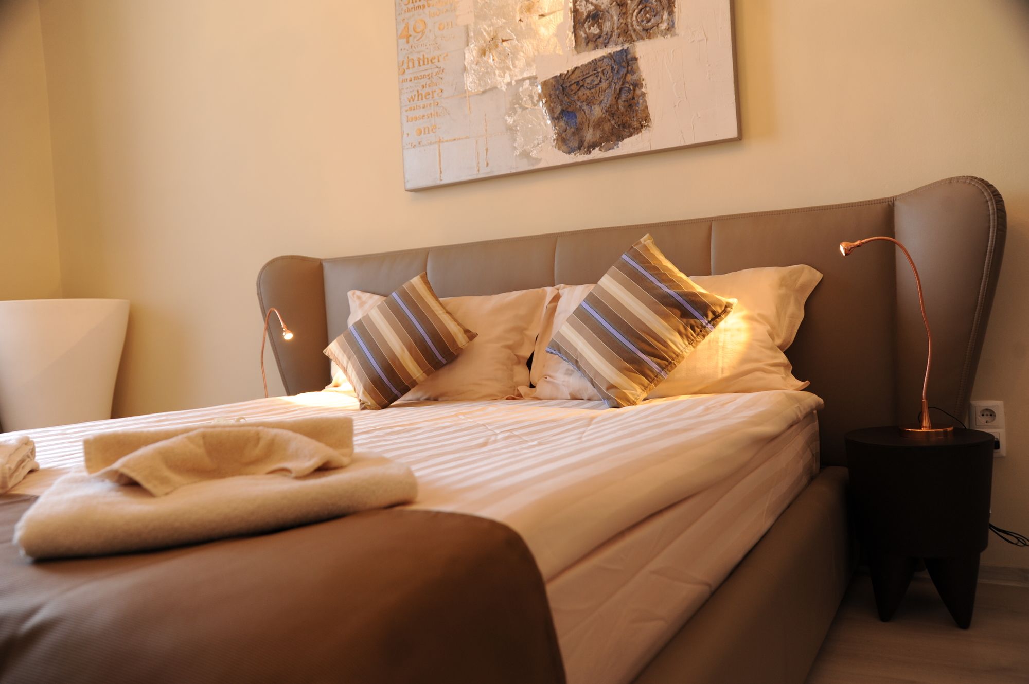 Фото Ho-Bi Oktogon Room & Apartment