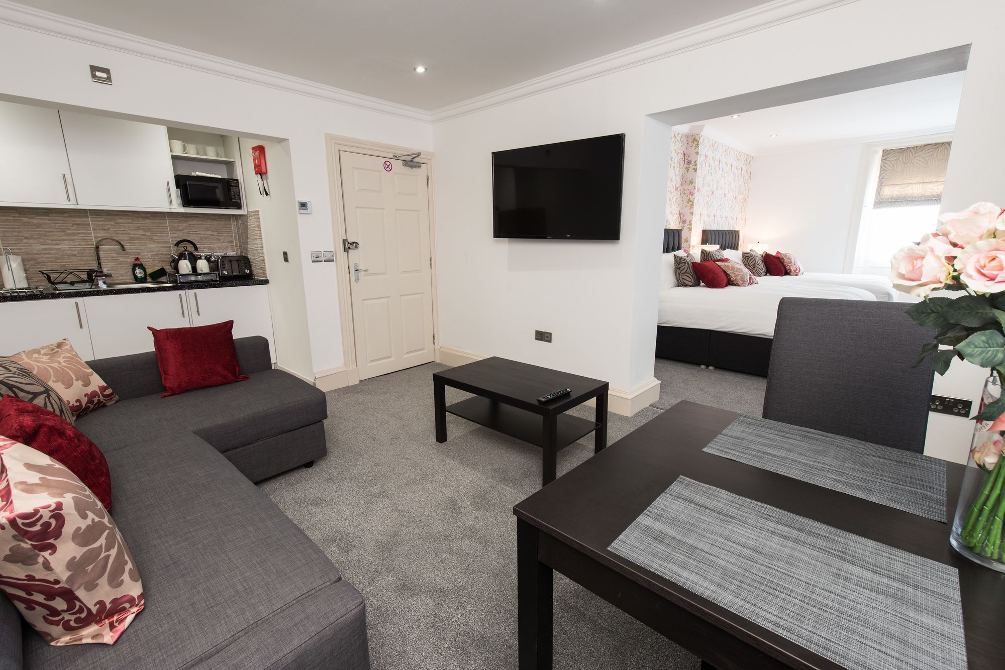 Фото Royal Princes Suites