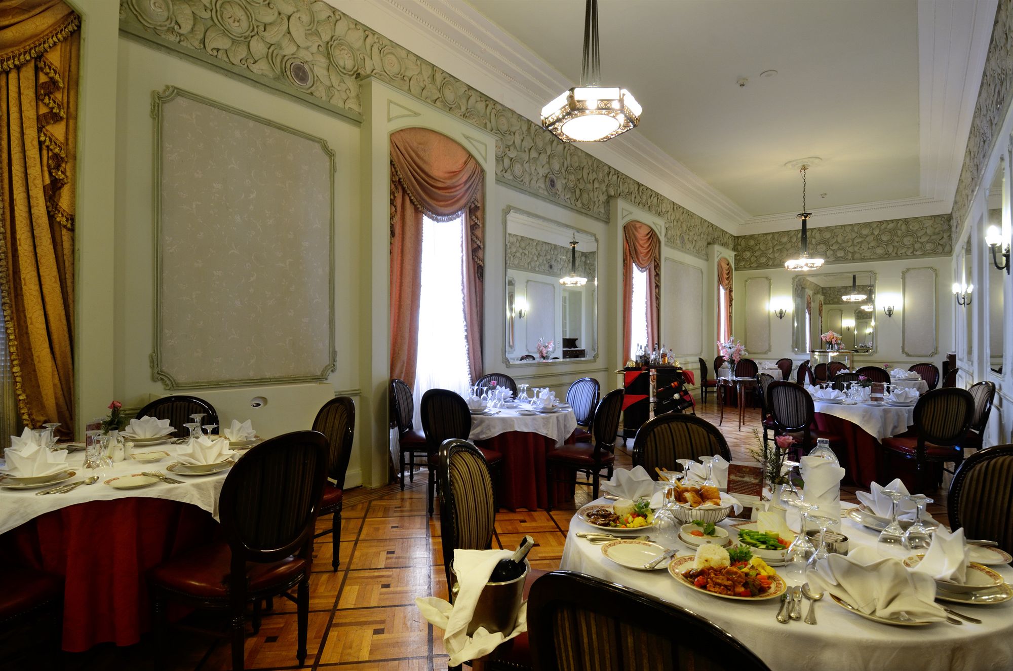 Фото Paradise Inn Le Metropole Hotel