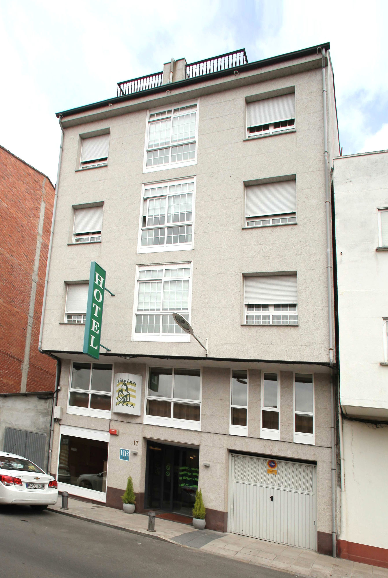 Фото отеля 2