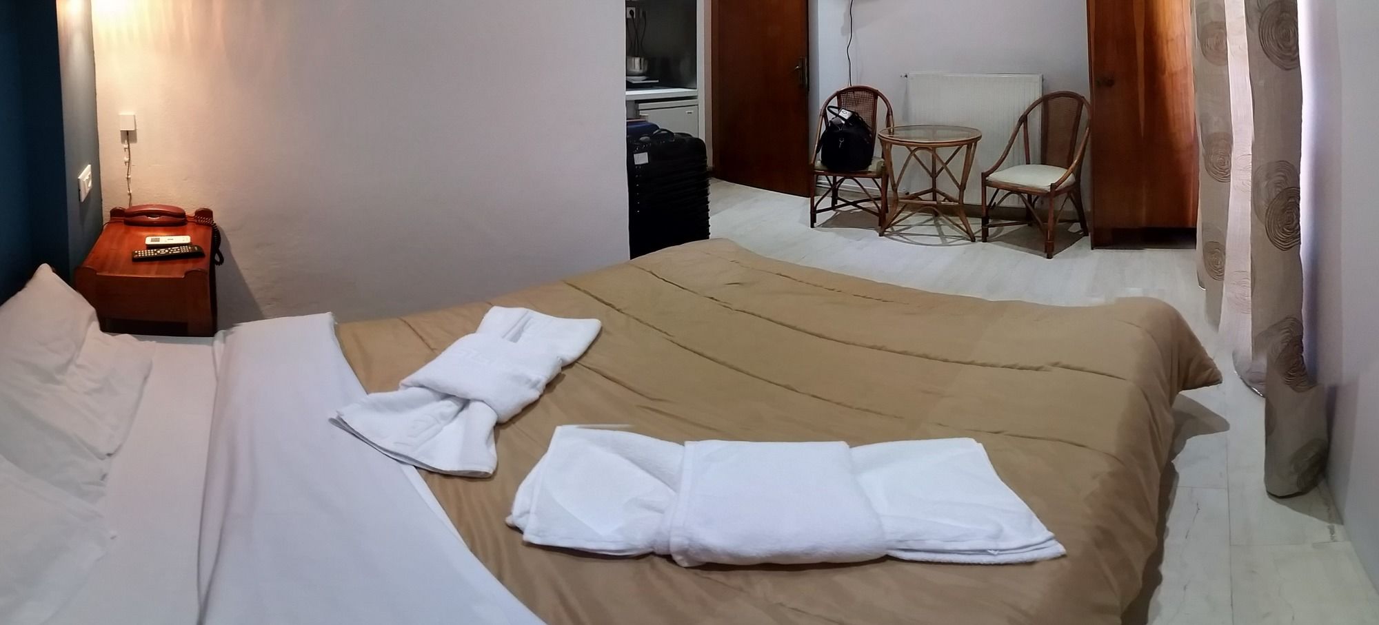 Фото Atlantis Hotel