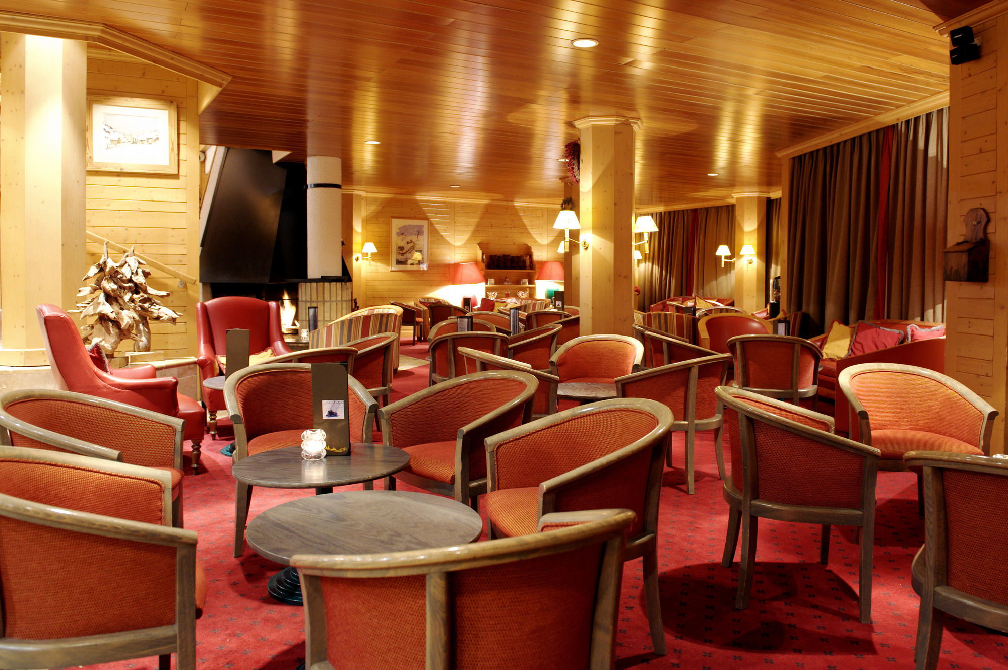 Фото Lake Hôtel Courchevel 1850