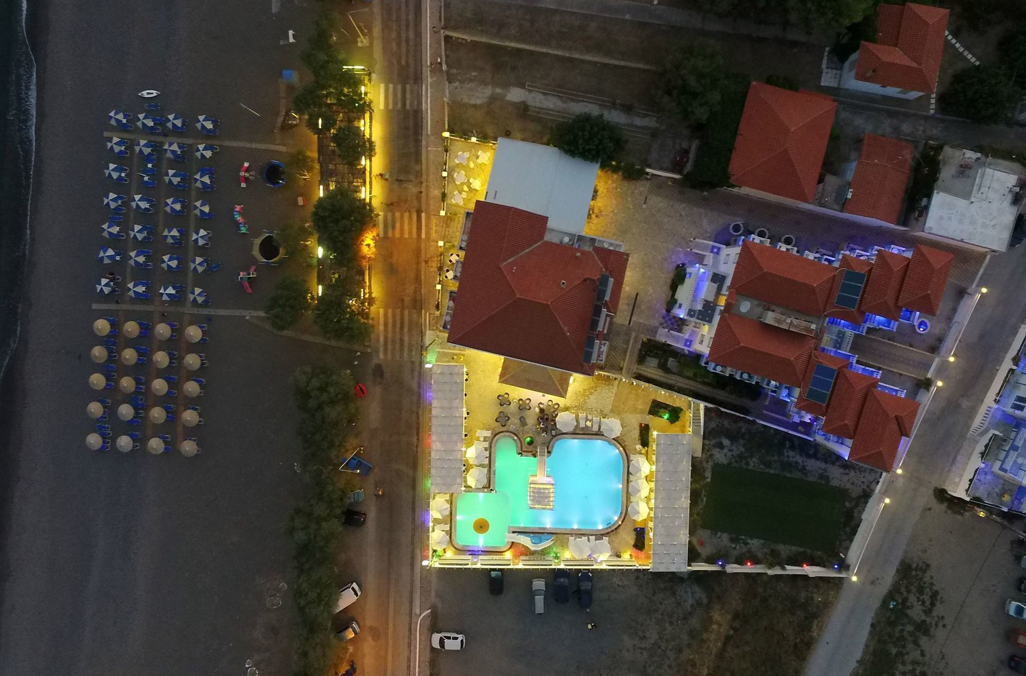 Фото отеля 2