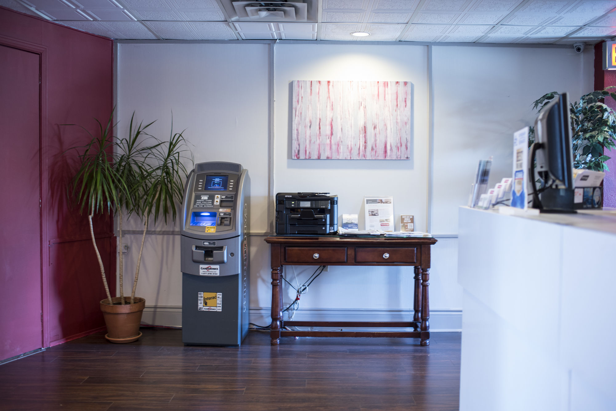 Фото Strata Hotel