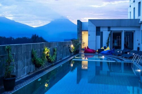 Гостиница Atria Hotel Magelang в Магеланге
