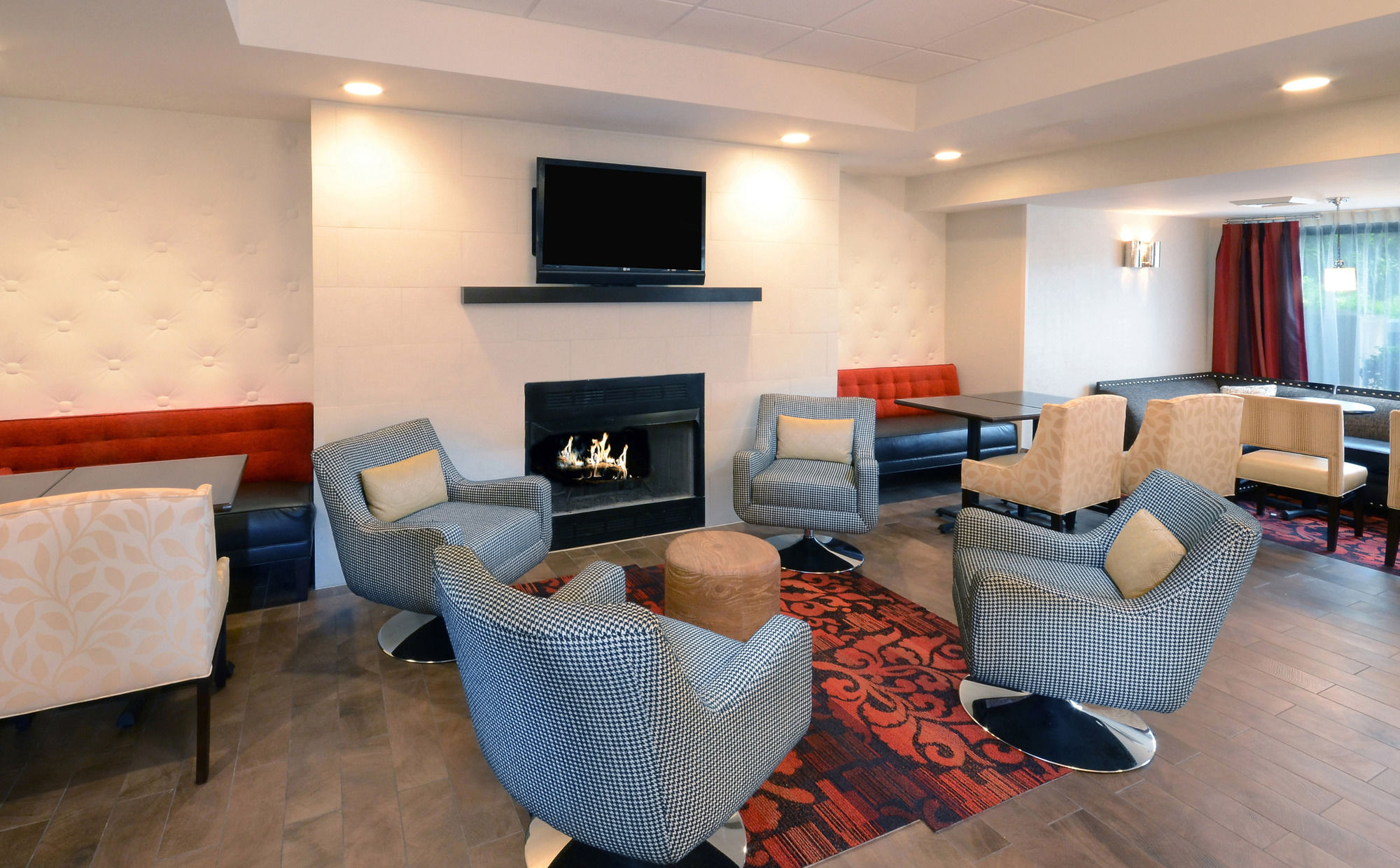 Фото Hampton Inn Raleigh-Capital Blvd. North