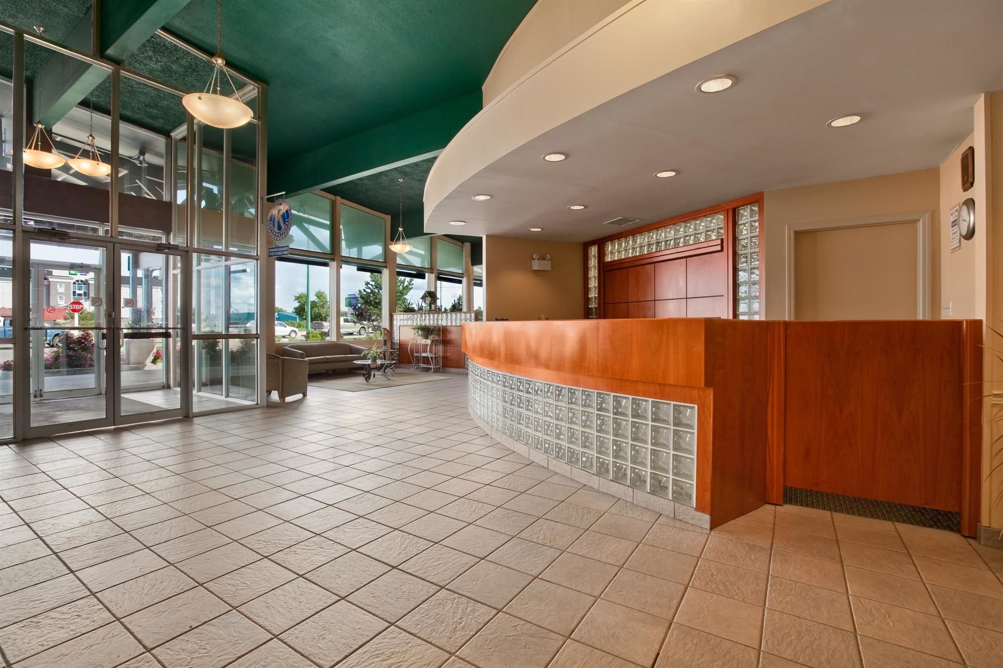 Фото Coronet Hotel Prince Albert