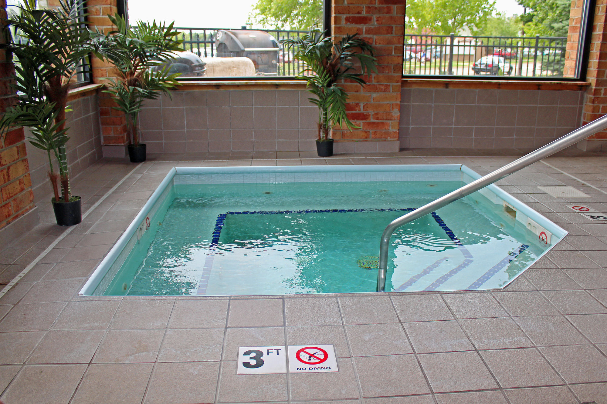 Фото Baymont by Wyndham Battle Creek Downtown