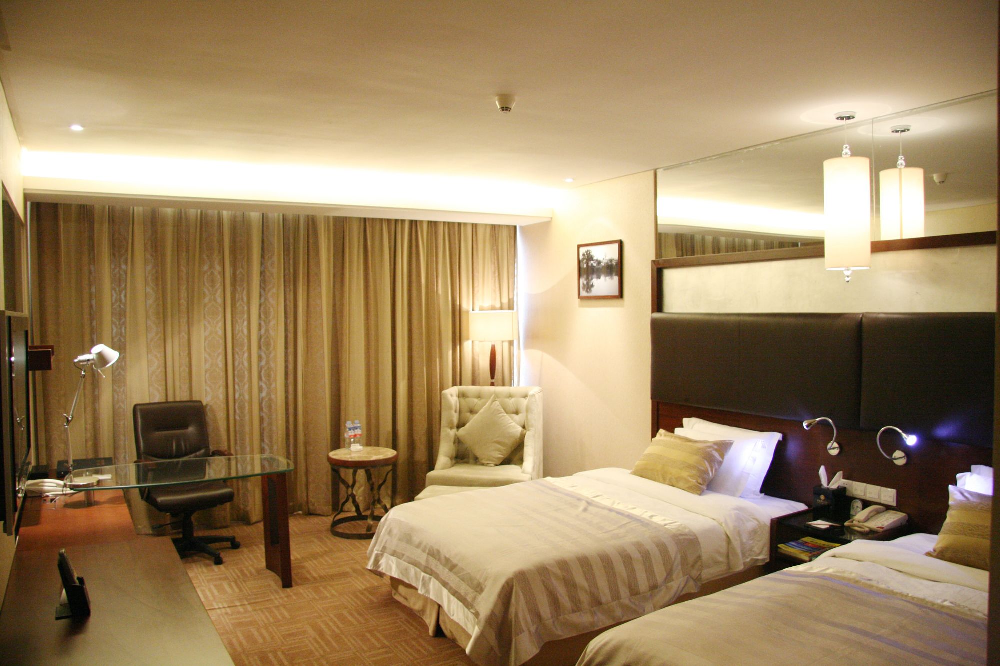 Фото Changsha Xiaoxiang Huatian Hotel