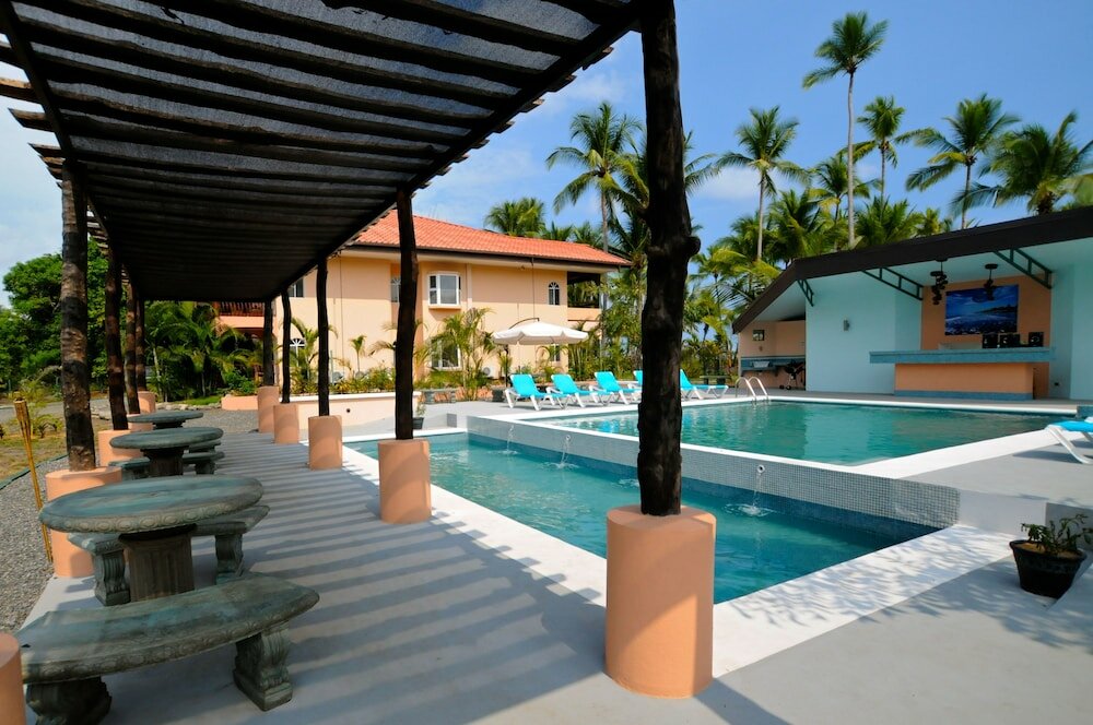 Фото Cocomar Beachfront Hotel and Island Resort