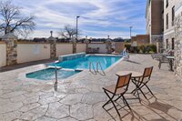 Фото Holiday Inn Express Hotel & Suites Dallas South - Desoto, an Ihg Hotel