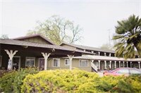 Фото Vino Inn & Suites