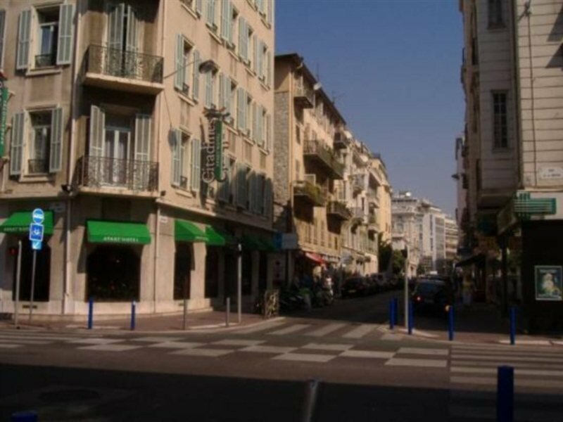 Фото The Jay Hotel by HappyCulture