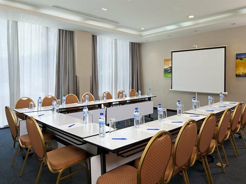 Фото Holiday Inn Express Shanghai Putuo, an Ihg Hotel