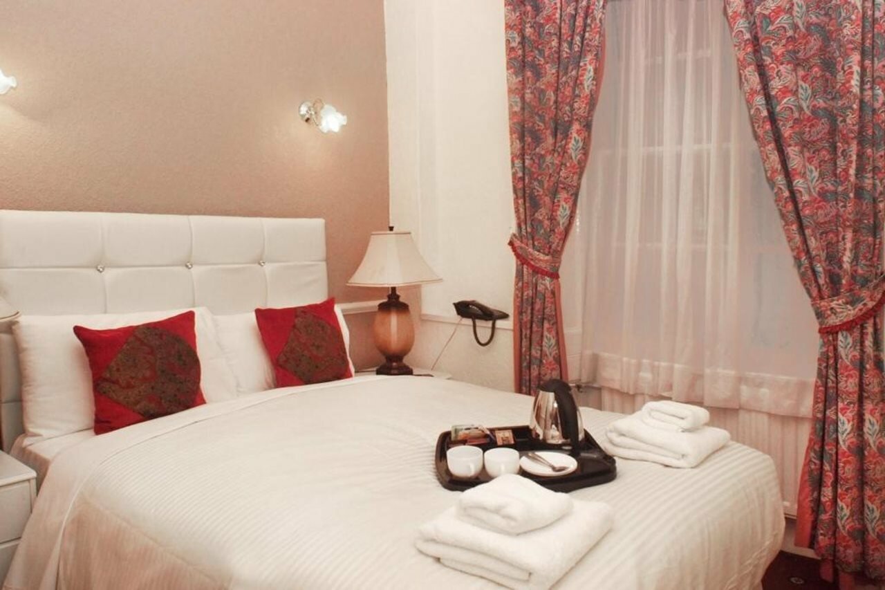 Фото Classic Hyde Park Hotel