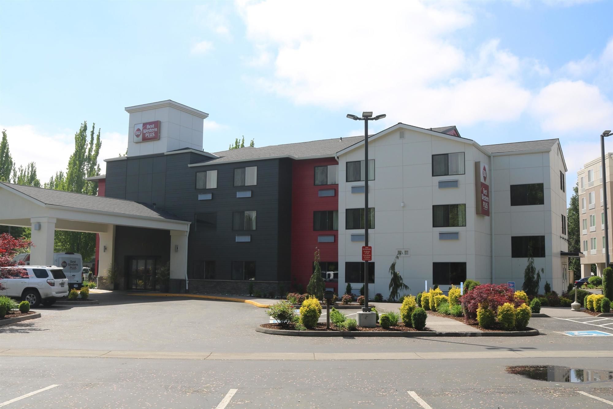 Фото Best Western Plus Portland Airport Hotel & Suites