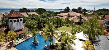 Внешний вид отеля Tiara Labuan Hotel в Бандар-Виктории, фото 3