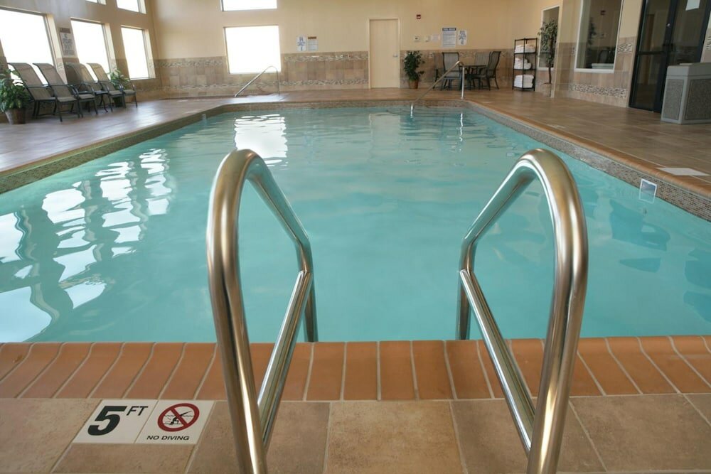 Фото Heartland Inn & Suites, SureStay Collection by Best Western