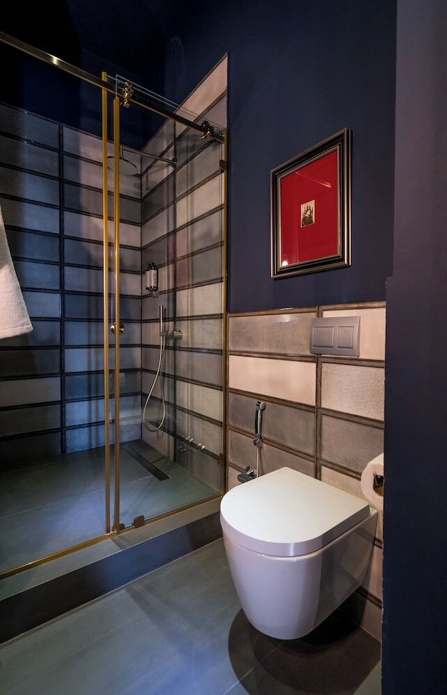 Фото Zorba & Bond hotel on the 8th