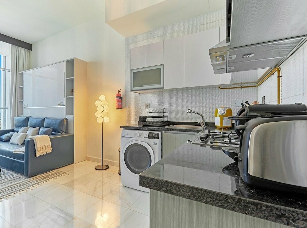 Short-term housing rental ST-BayzbyDanube-1316, Dubai, photo