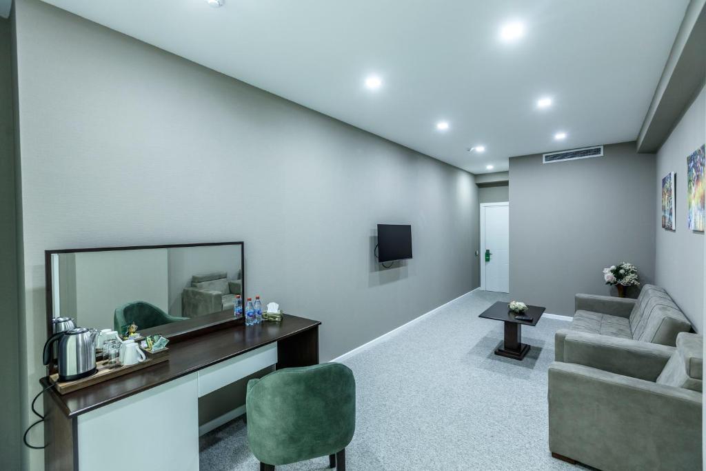 Фото  Parallel Hotel