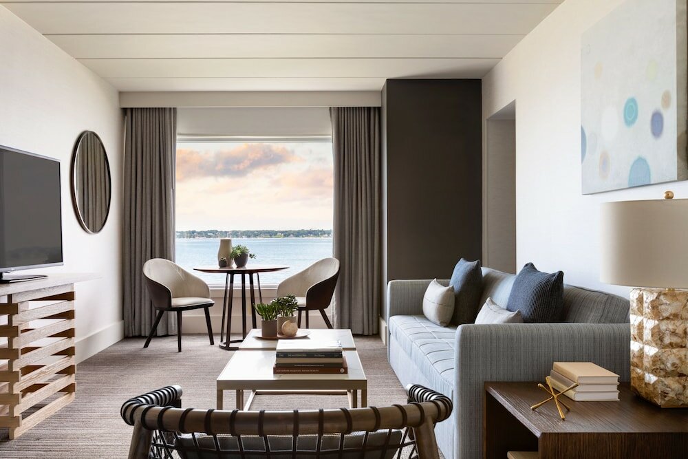 Фото Newport Harbor Island Resort