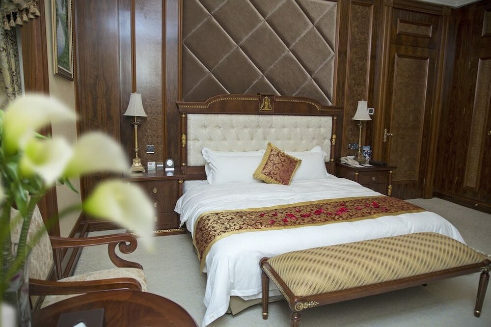 Фото Jiangmen Gladden Hotel