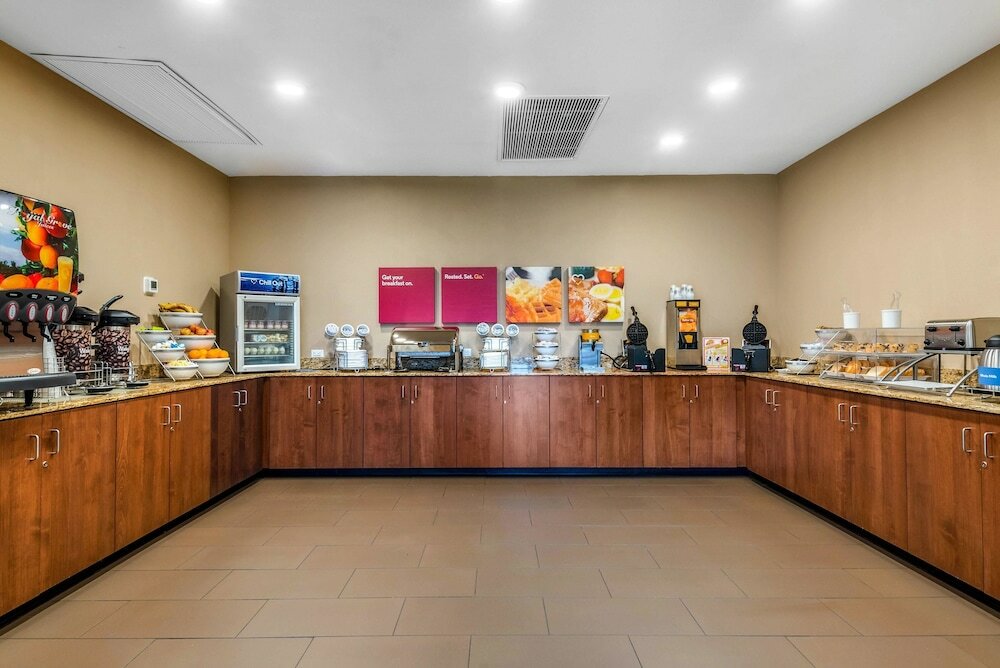 Фото Comfort Suites Denver near Anschutz Medical Campus