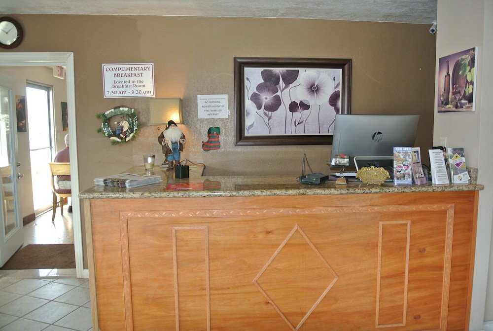 Фото Vino Inn & Suites