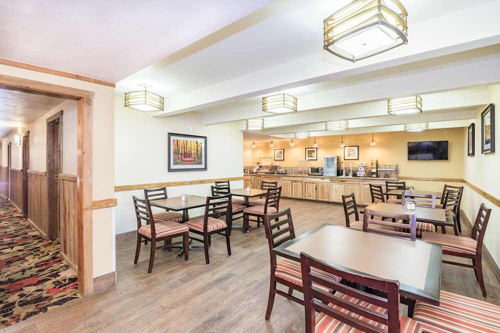 Фото Teton West Motel