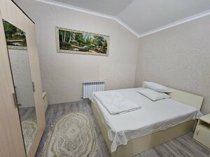 Grand (ulitsa Tumanyana, 8), hotel