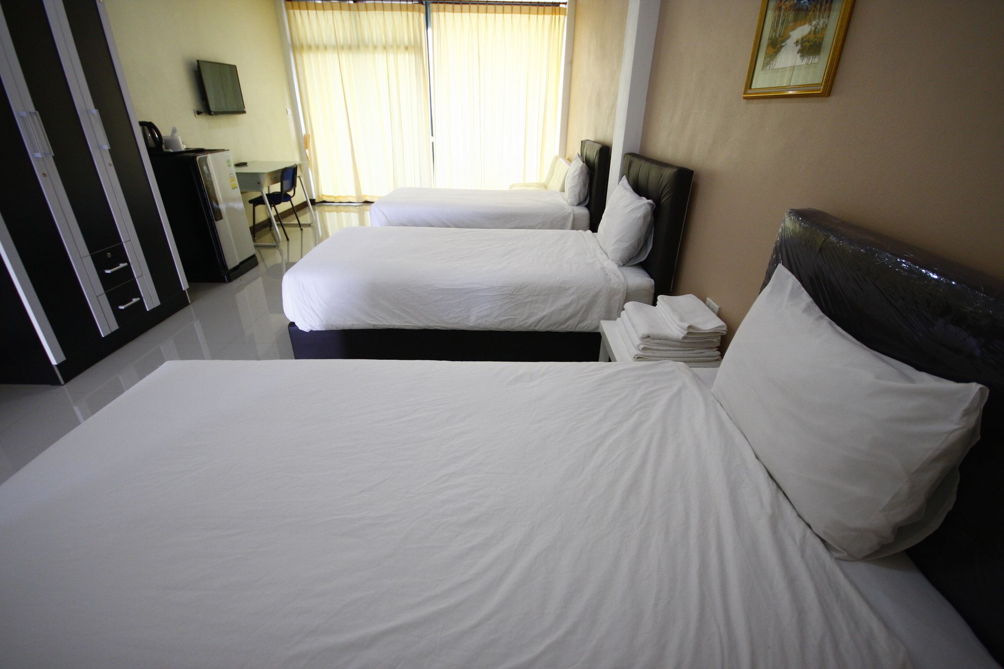 Фото Charoensuk Grand Hotel