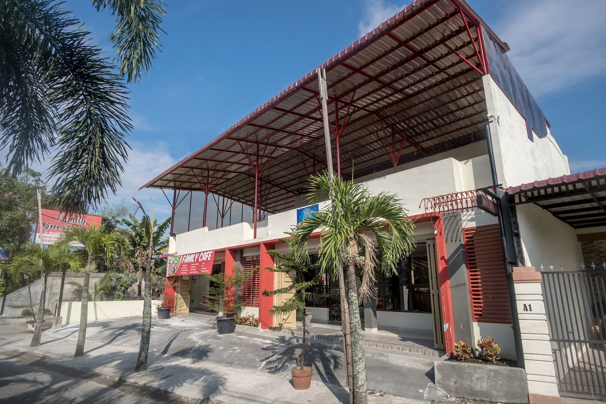 Фото Oyo 283 Helvetia Residence