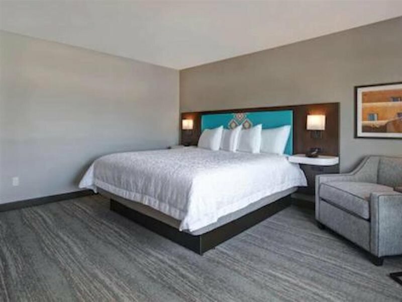 Фото Hampton Inn Santa Fe South