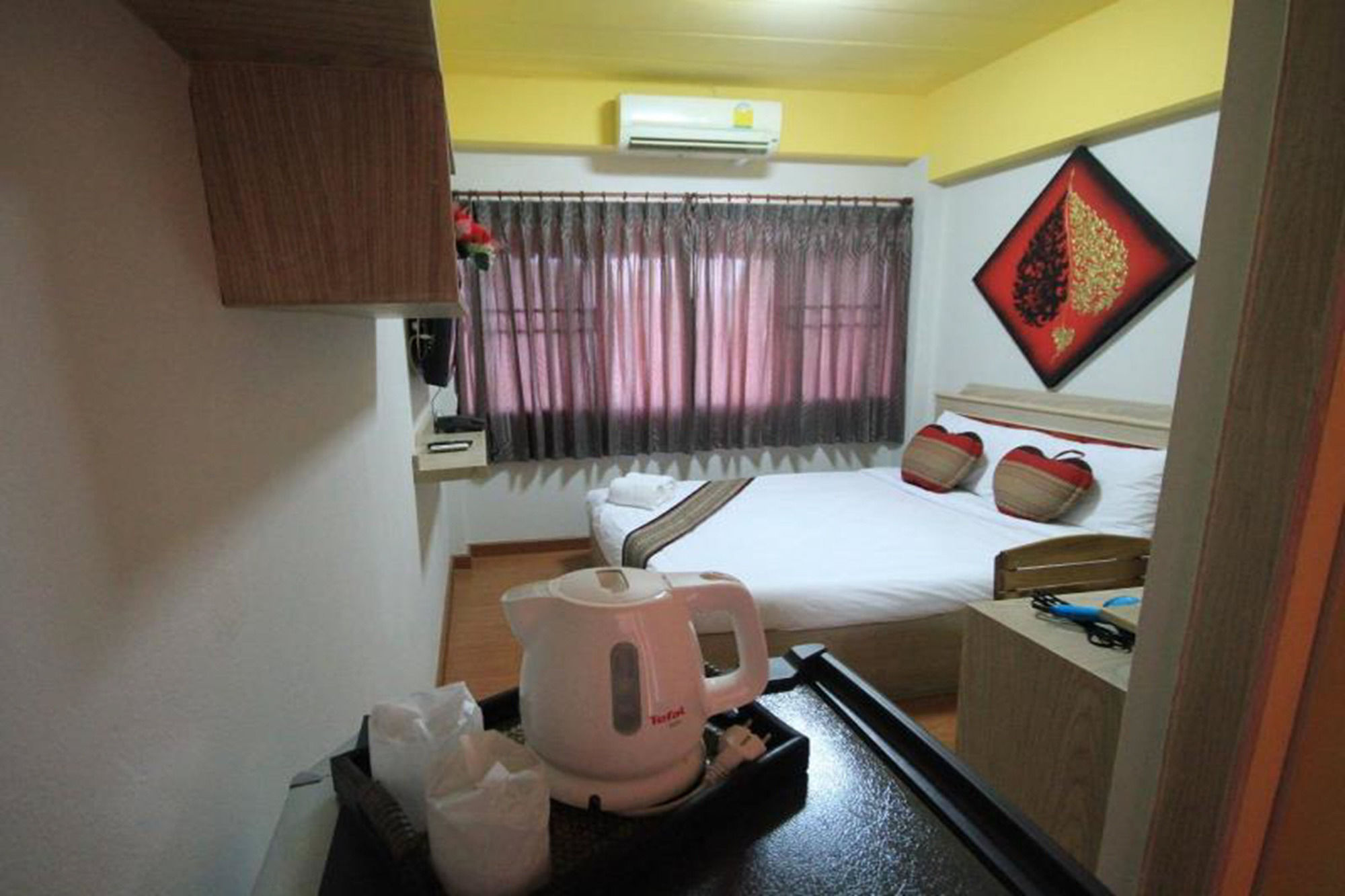 Фото Home Place Hotel