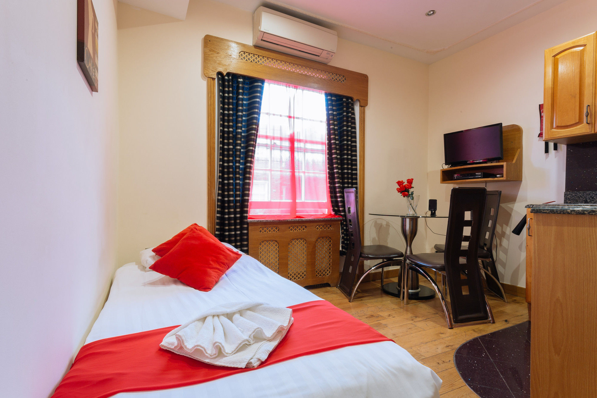 Фото London Plaza Serviced Apartments