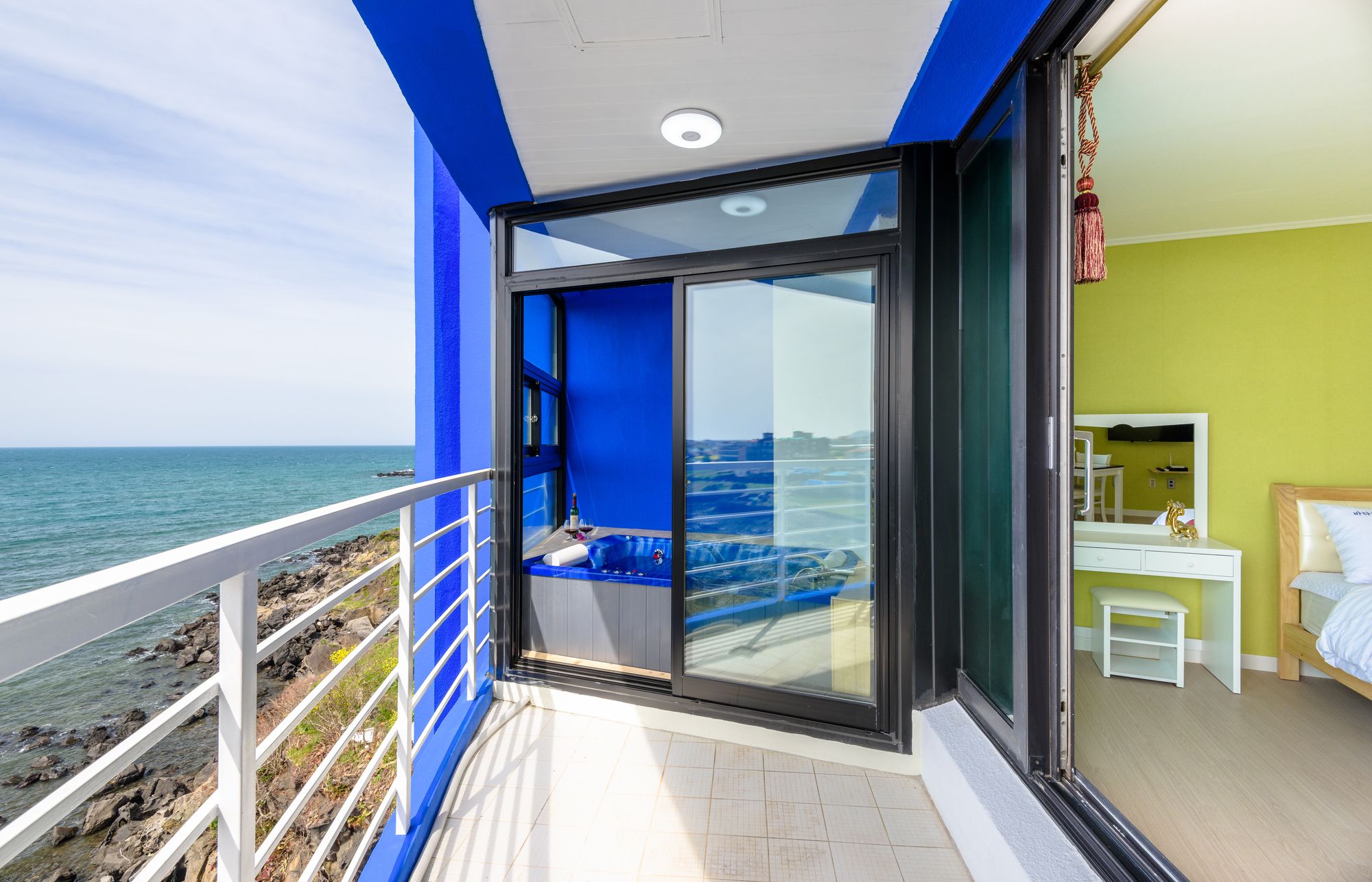 Фото On the Sea Pension