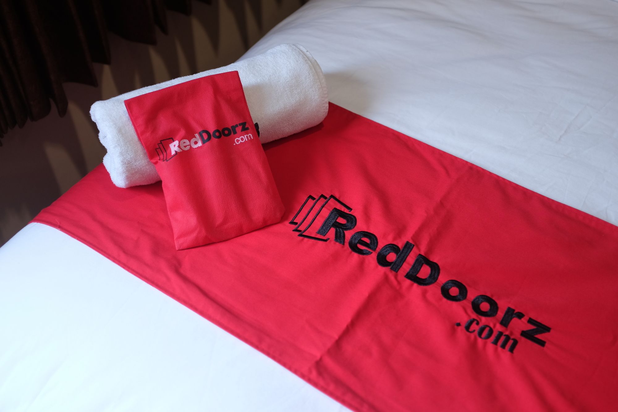 Фото RedDoorz Plus @ Thamrin