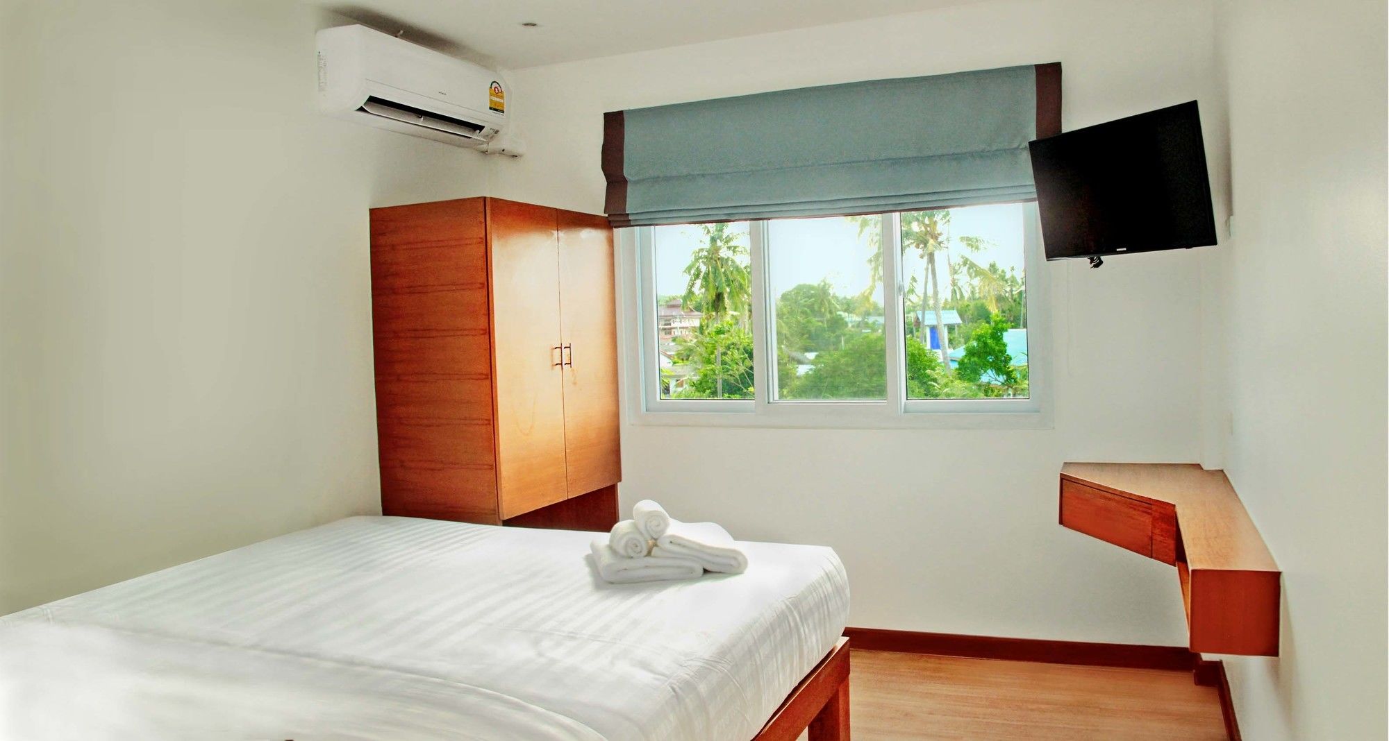 Фото Maenam Bay Resort