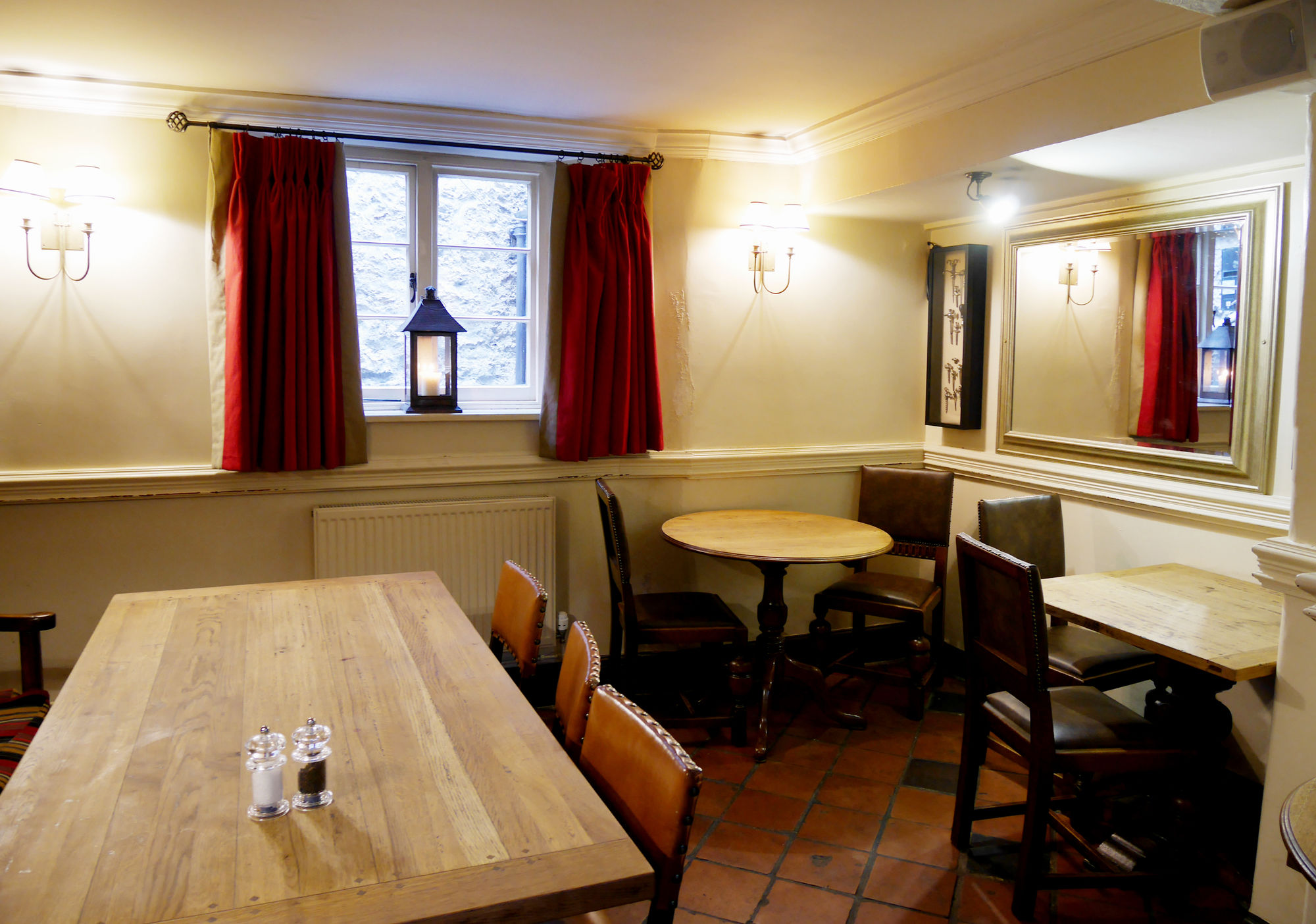 Фото The Angel Hotel