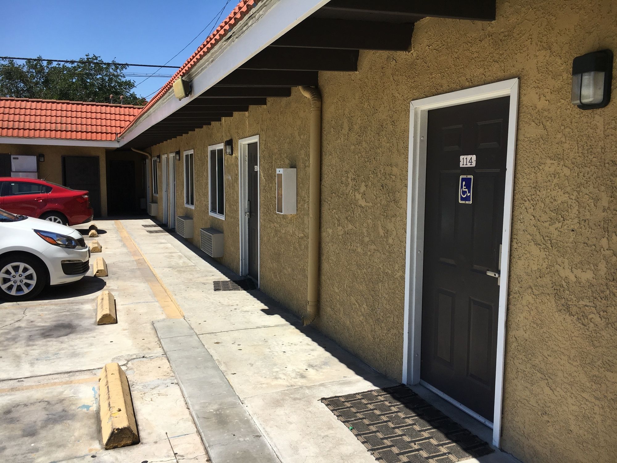 Фото The Fly Inn